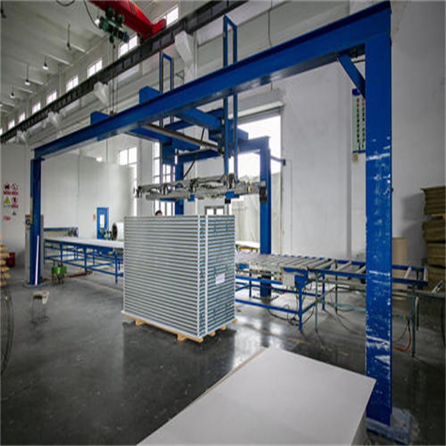 Delivery of EPS clean room wall panel-01