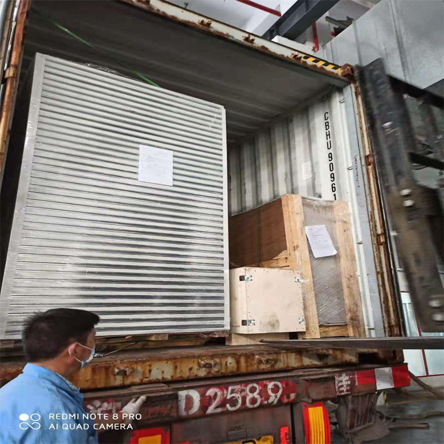 Delivery of EPS clean room wall panel-02